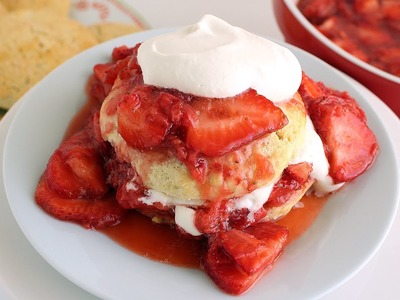 Mother's Day Gift Ideas 4 Moms Who Love the Kitchen + How to Make Strawberry Shortcakes from Scratch
