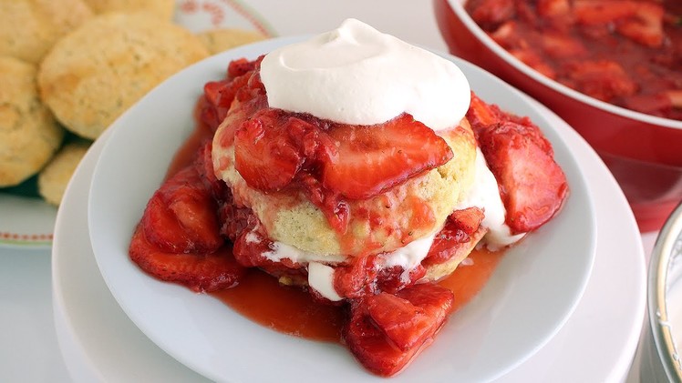 Mother's Day Gift Ideas 4 Moms Who Love the Kitchen + How to Make Strawberry Shortcakes from Scratch