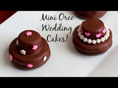 Mini Oreo Wedding Cookie Cakes - DIY Wedding Favors