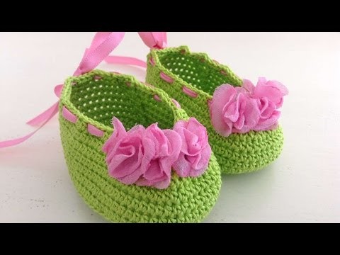 How To Make Crocheted Shoes For Dolls - DIY Crafts Tutorial - Guidecentral