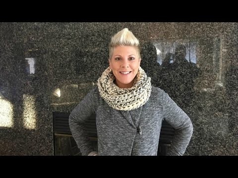 How-to Crochet Easy Infinity Scarf
