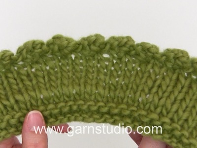 DROPS Knitting Tutorial: How to cast off with a picot edge