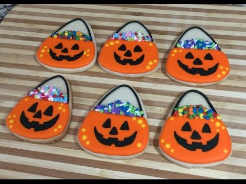 Halloween Pumpkin Candy Bucket Cookies (How To)