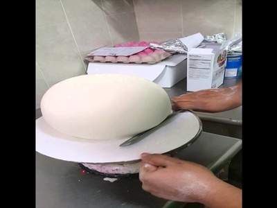 How to make a baseball cake
