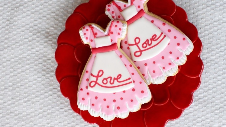 How to make Valentine's day cookies - Polkadot dress cookie
