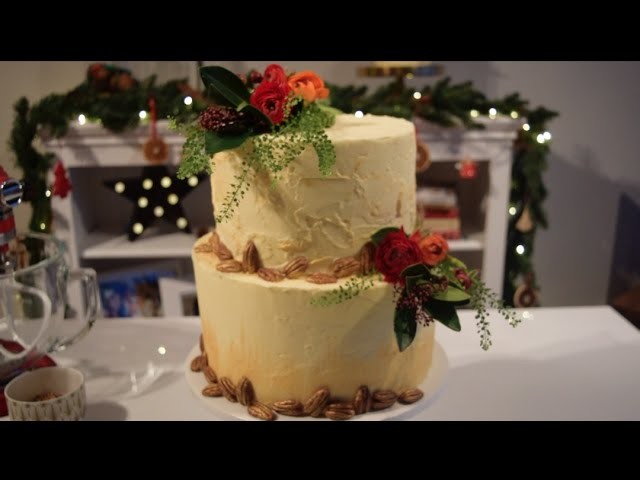 Buttercream and Gold: How to decorate your Christmas cake