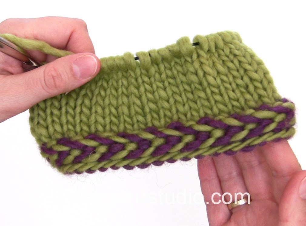 DROPS Knitting Tutorial How to work a braided edge