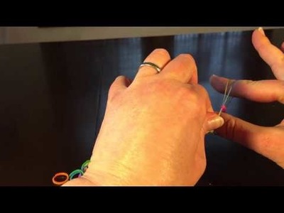 Fun loops - how to make a rubber band bracelet