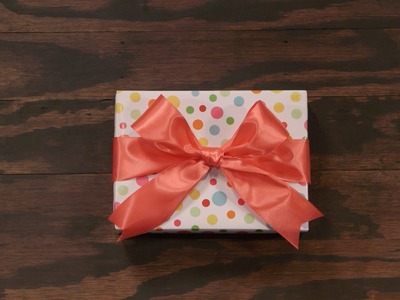 Gift Wrapping: How to Make a Classic Bow