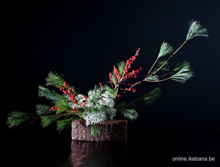 How to make an easy Ikebana Christmas Arrangement -  Part 1.3
