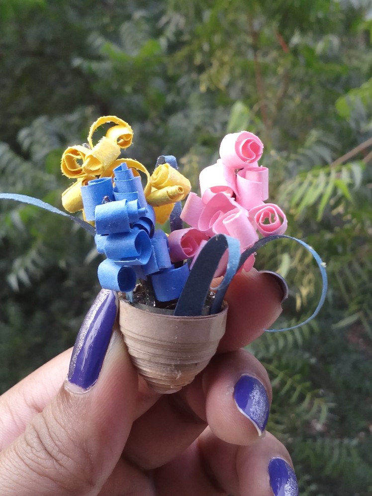 How to make paper quilling flower pot