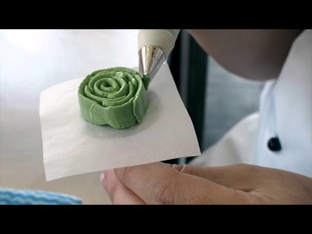 How to Pipe Buttercream Succulents
