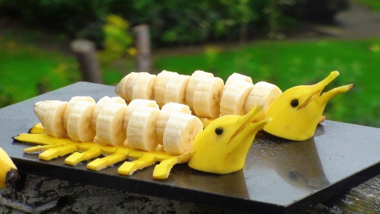 HOW TO QUICKLY CUT AND SERVE A BANANA DOLPHINS!!!!!