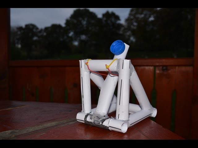 How to make a mini catapult from paper-Cum sa faci o mini catapulta din hartie (Tutorial)