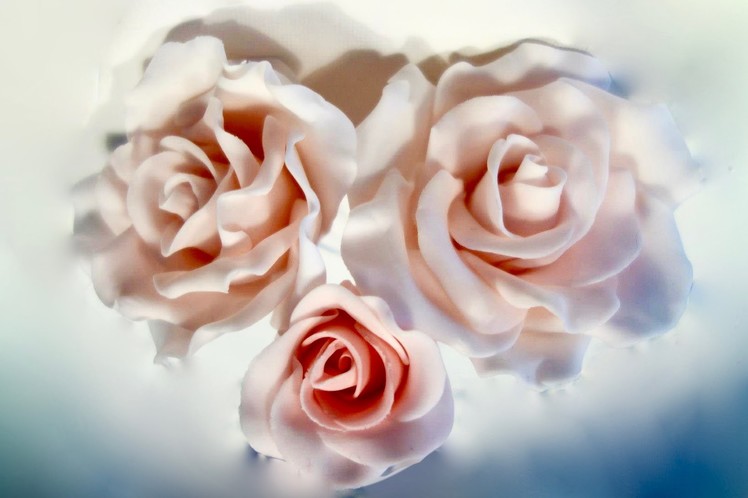 HOW TO MAKE FONDANT ROSES FOR STUNNING LOOKING CAKES