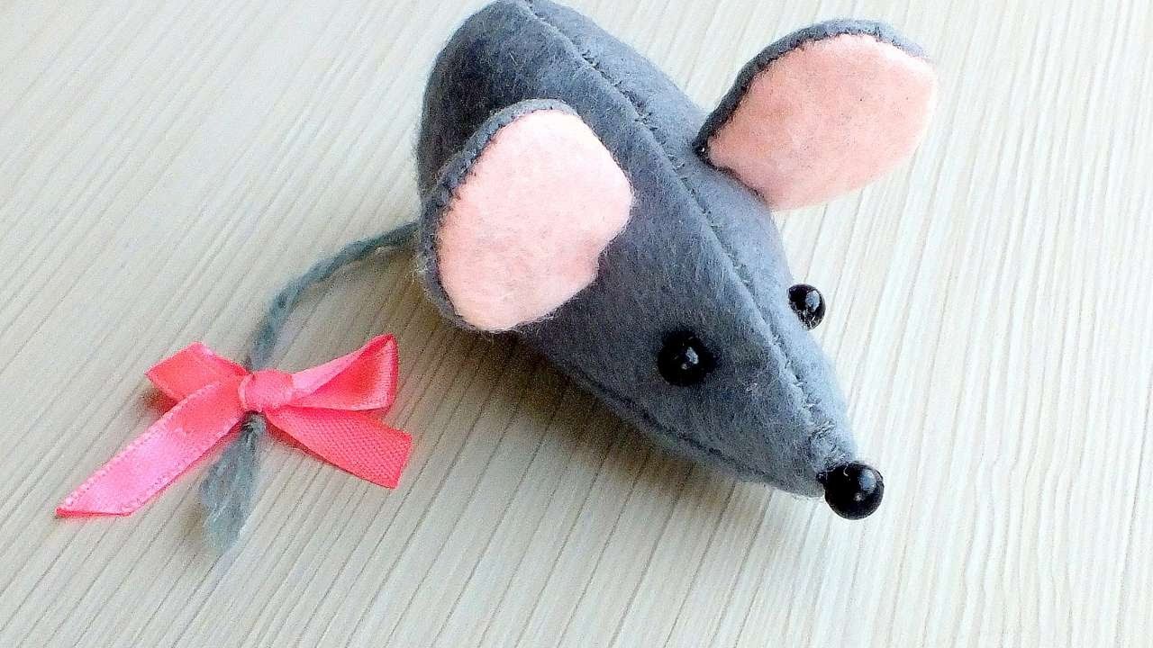 How To Sew A Cute Felt Mouse - DIY Crafts Tutorial - Guidecentral