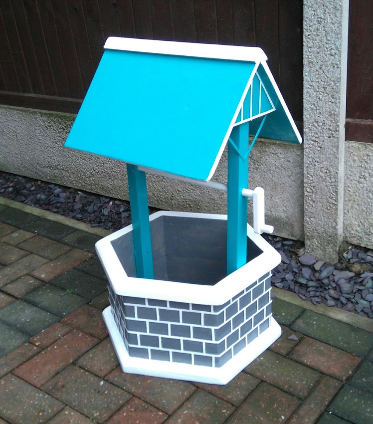 How to Build A Garden Wishing Well Out Of A Pallet & A Few Other Bits