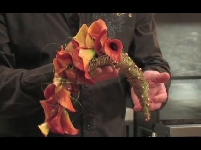 How to create a Crescent Calla Lily bouquet!