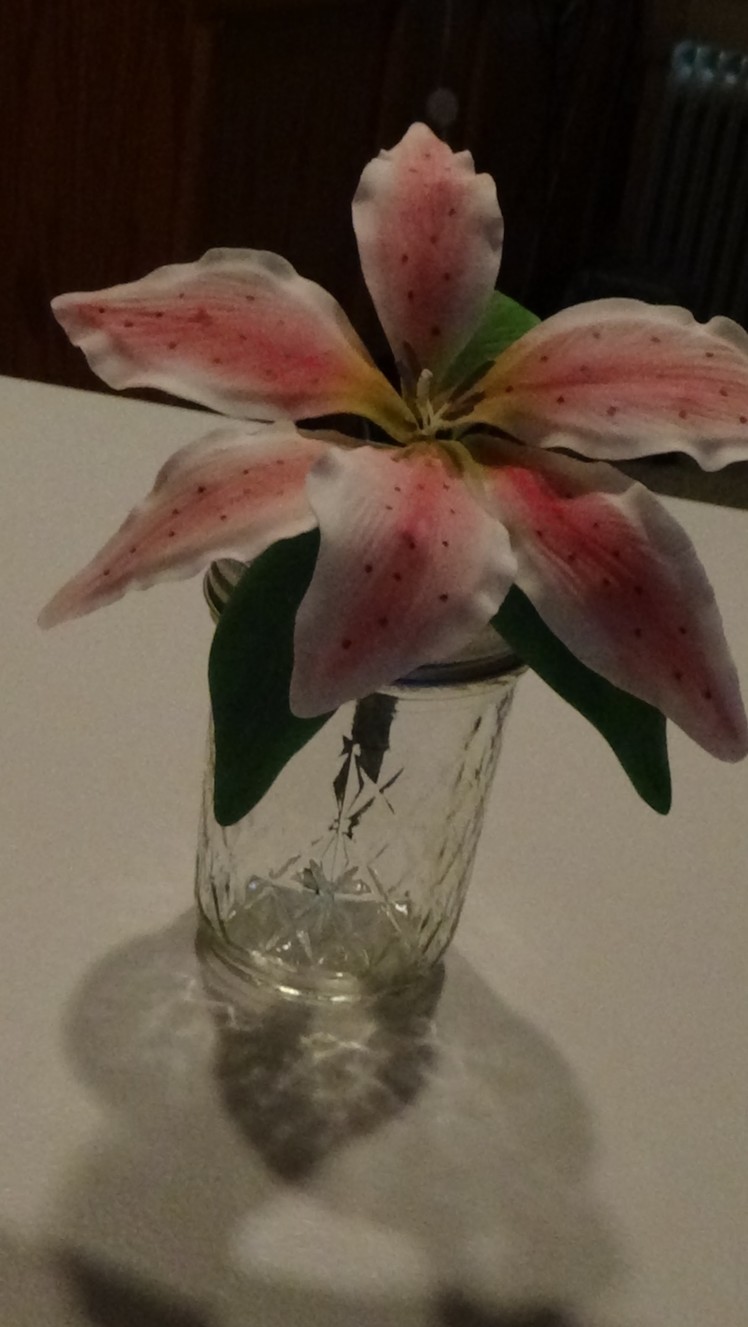 How to Make a Fondant Stargazer Lily