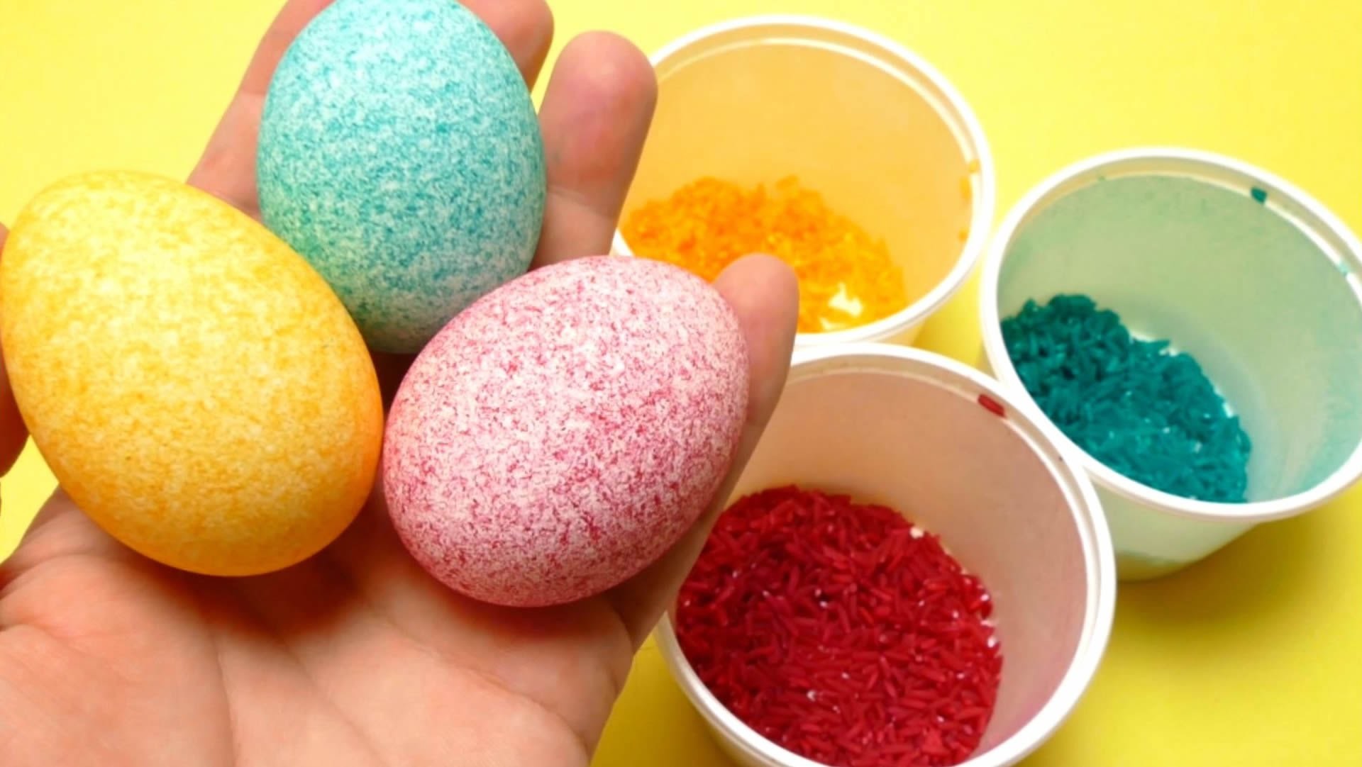 Easter Egg Coloring - Decorating with Rice - DIY Shake It Video