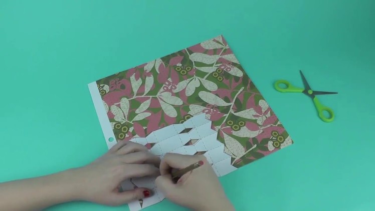 How to make origami crackers