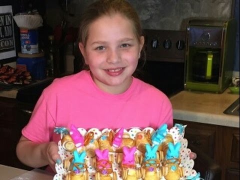 How to Make Twinkie Bunnies for an Easter Treat.