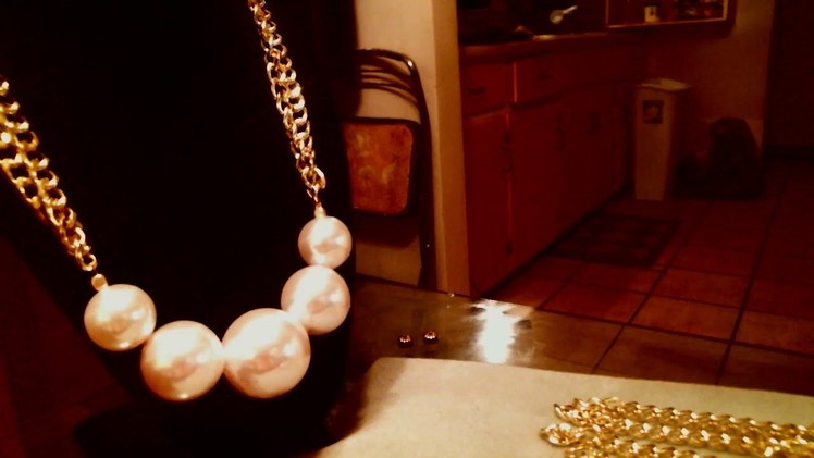 DIY Make this beautiful pearl and chain necklace