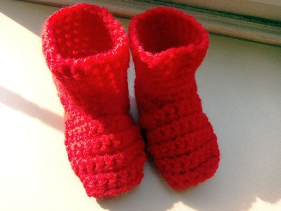 Crochet baby slipper boots