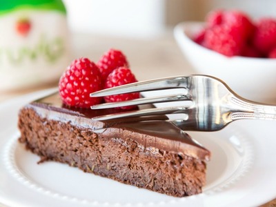 MAGICAL CHOCOLATE CAKE RECIPE- No Butter and No Added Sugar
