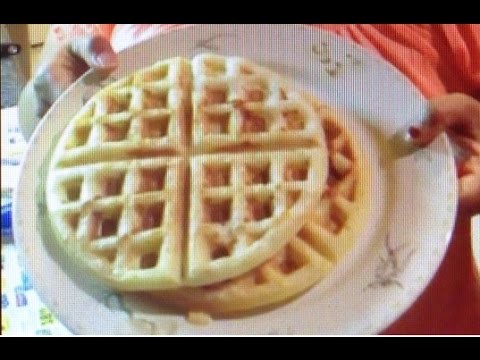 How to Make Nom Ppom (Coconut Sesame Waffle). Cooking Cambodian.Khmer food with Elissa.