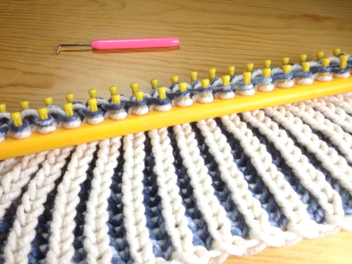 Bicolor Brioche Stitch Scarf Tutorial [Loom Knitting]