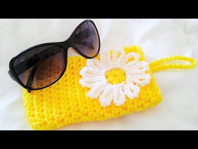 Glama's Daisy Sunglass Case