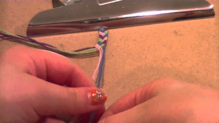 How to make friendship bracelets: 4 colored braid