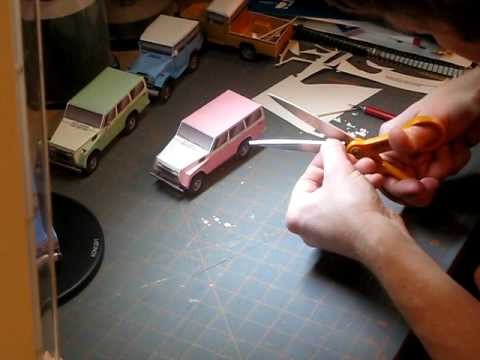 Building the Pink Pig FJ55 Toyota Land Cruiser paper model