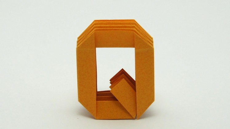 Origami Letter 'Q'