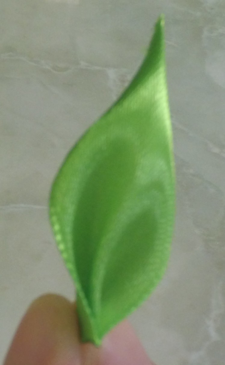 Green Petals taper-D.I.Y Kanzashi Petals Taper, How to make petals taper, Kelopak bunga lancip