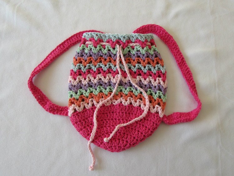 How to crochet a fun V-stitch bag. backpack. rucksack. purse