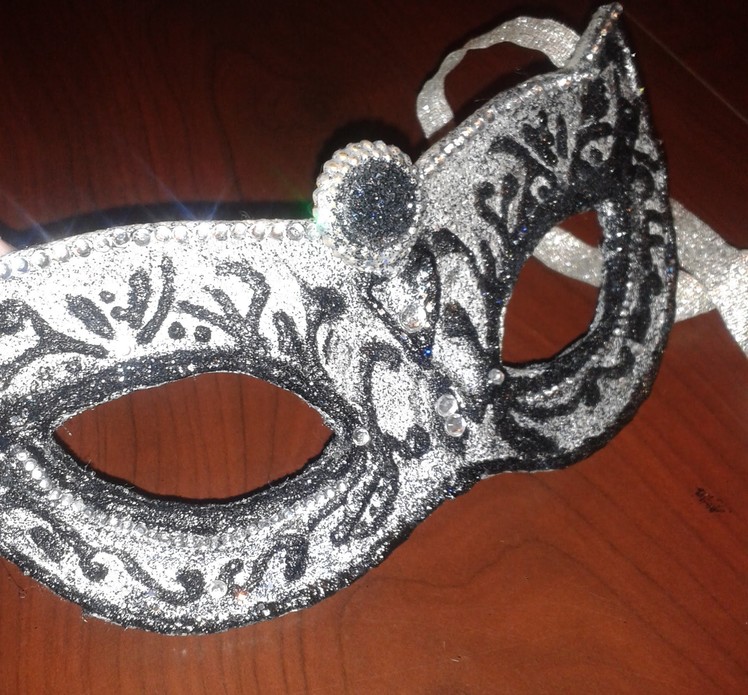 DIY Venetian mask masquerade