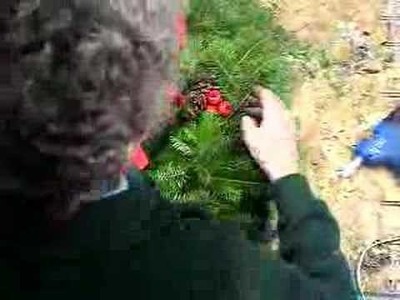 Making Rockdale Christmas Wreaths