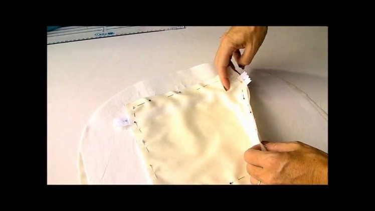 Sew a Carry-all Bag. Part 5, how to sew a zipper pocket into the bag lining