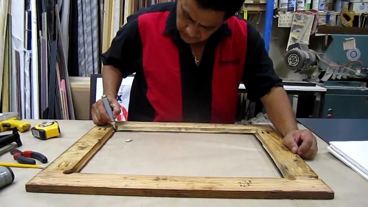 Beto shows how to cut a mirror and frame it!