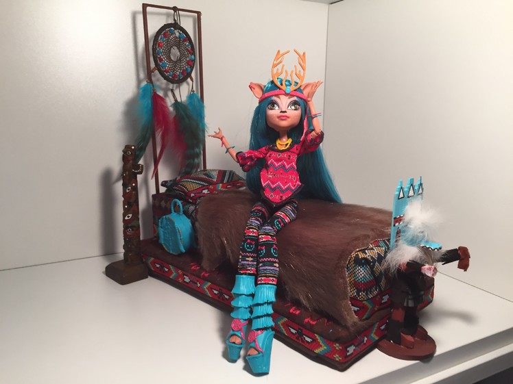 Here's My MONSTER HIGH ISI DAWNDANCER DOLL BED