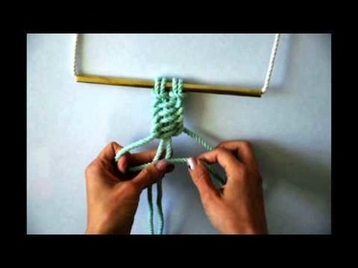 Macrame - How to tie a Half Knot Twist.Spiral Knot