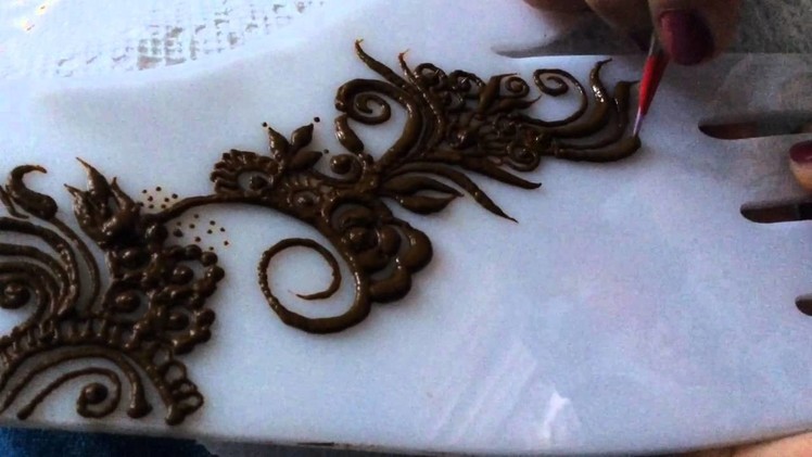 Gulf style simple henna design
