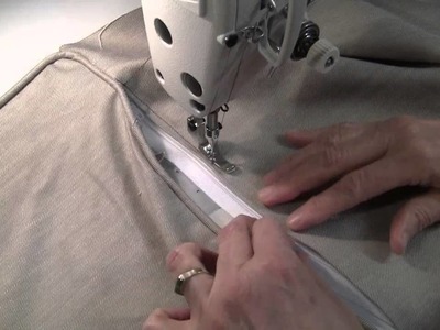 How to Sew a Zipper in a Pillow with Piping - Part 2