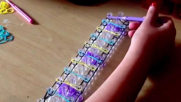 Infinity loom band bracelet - how to