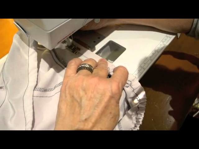 Sewing Tutorial - Sewing Elastic Into A Waist Tunnel in ONE Step (Suzy Pant Pattern)