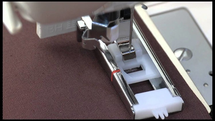 SINGER® 1-Step Computerized Buttonhole Presser Foot w.Underplate Tutorial