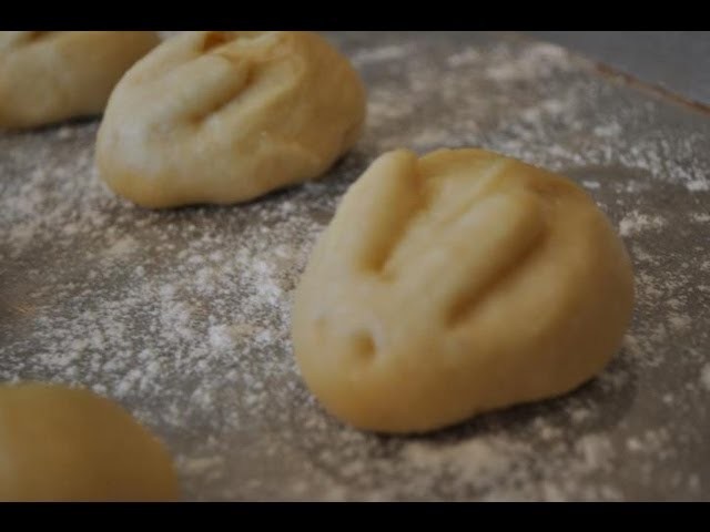 Easter bunny dinner rolls By Mommy Is A Chef Bunnies Episode 17