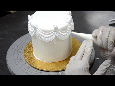 How to Decorate a Cake  |  Cake Tutorial Video  |  Piping on cake